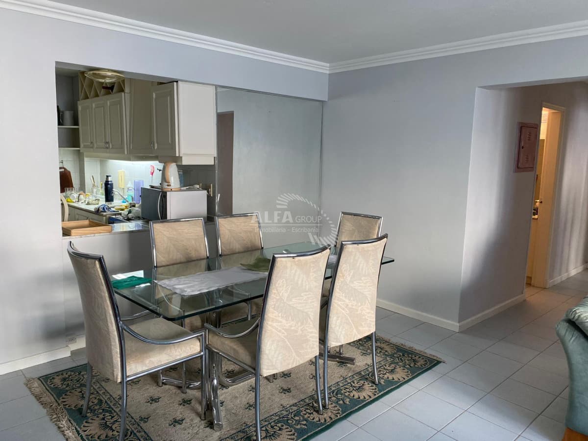 Apartamento en venta, frente al mar, playa Mansa, Punta del Este