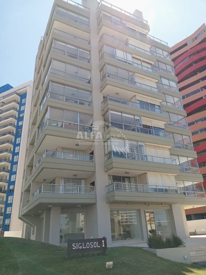 oportunidad en playa brava !!! apartamento con parrillero propio