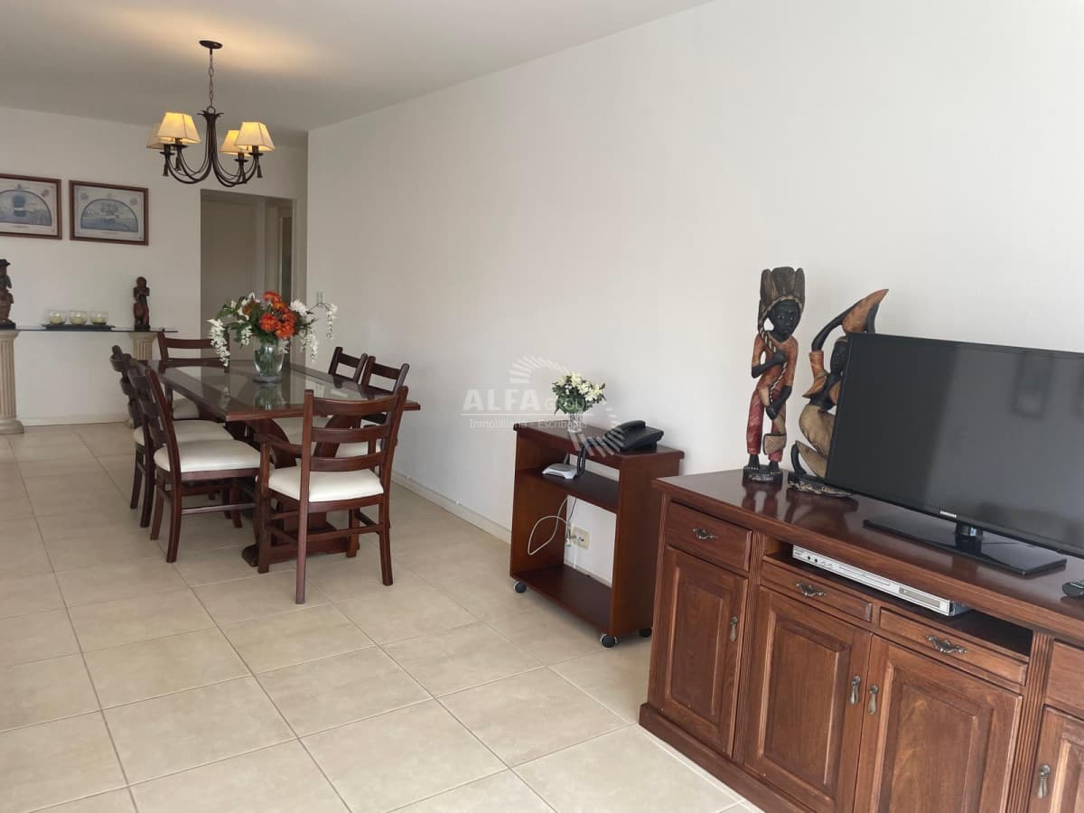 torre con servicios