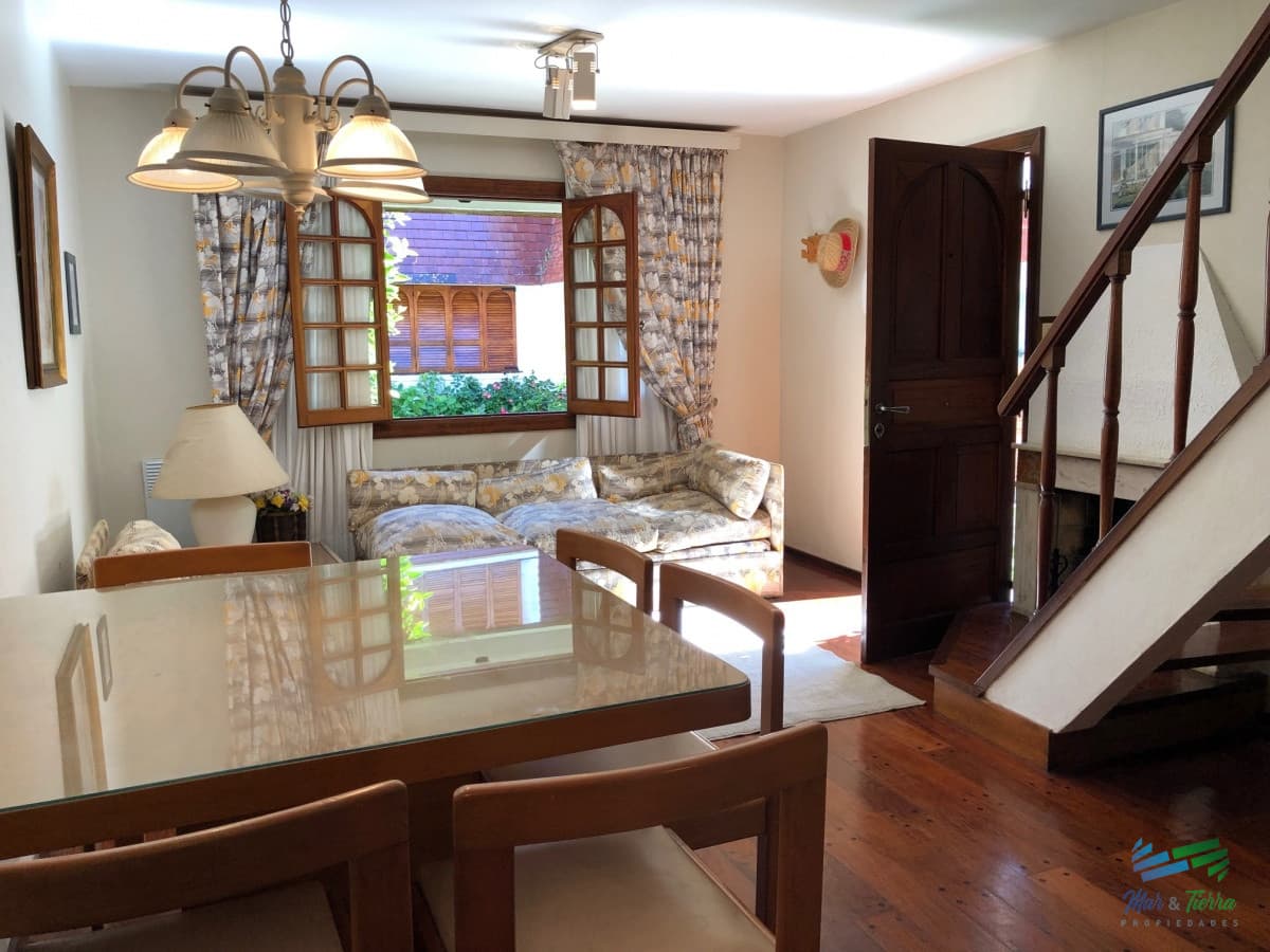 Se vende casa de 2 dormitorios en PH, playa Mansa, Punta del Este