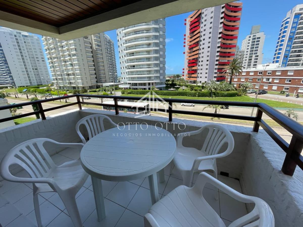 Apartamento en alquiler en Punta del Este!