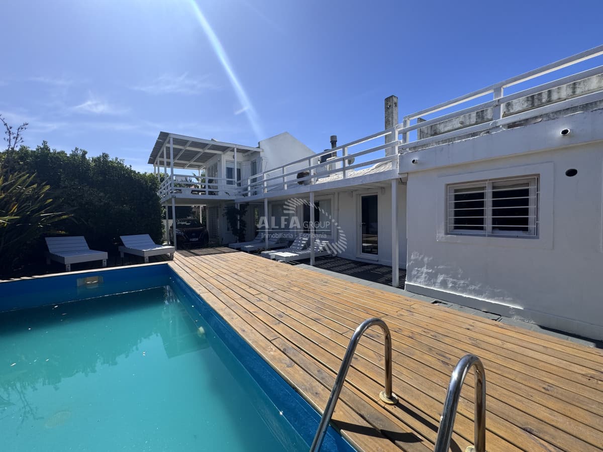 Casa alquiler, 4 dormitorios, pileta, La Barra, Uruguay