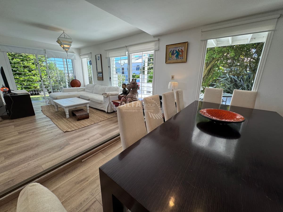 Casa alquiler, 4 dormitorios, pileta, La Barra, Uruguay