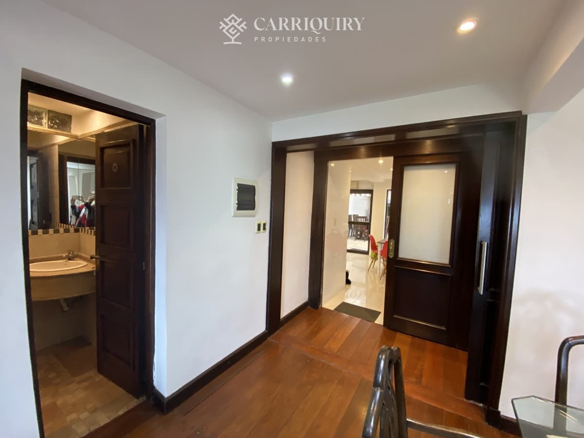 Puerto del Buceo, 3 cuartos, 2 suites, servicio, jardin, vista veleros.  -