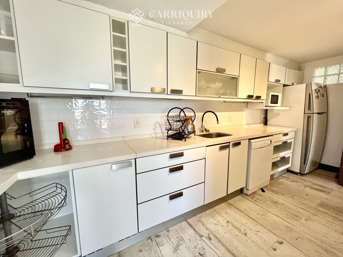 Casa Venta,  4 dormitorios, La Barra, Uruguay  -