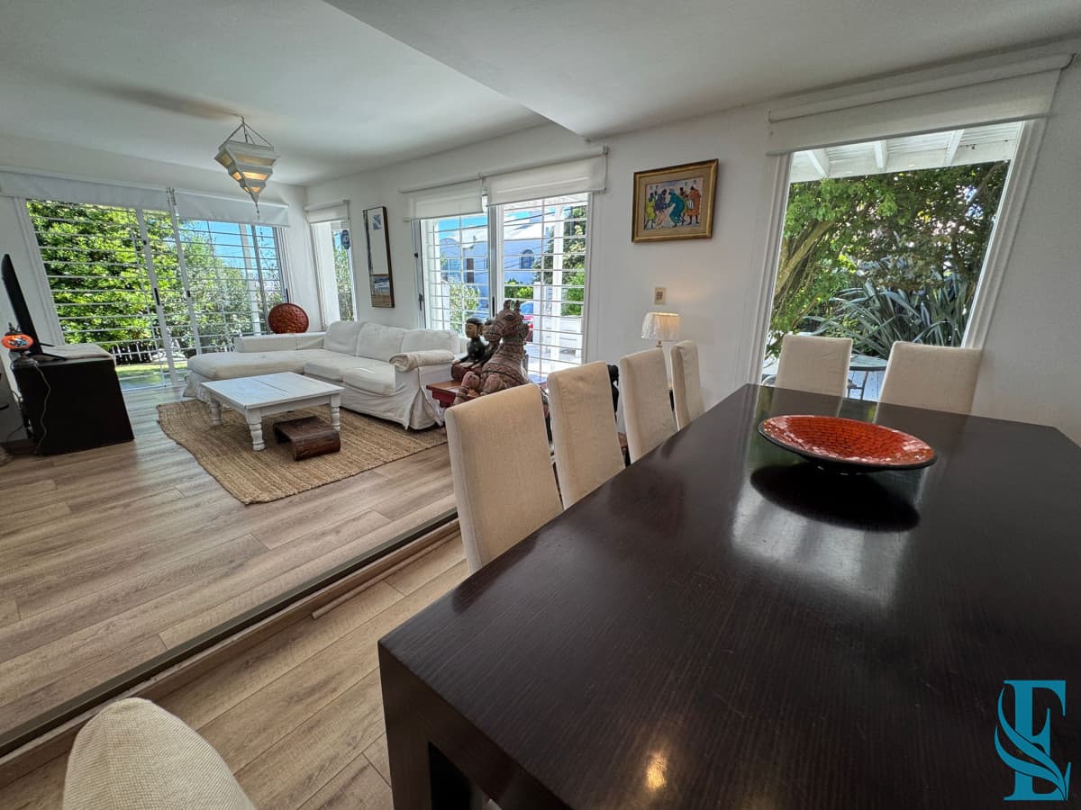 Casa alquiler, 4 dormitorios, pileta, La Barra, Uruguay