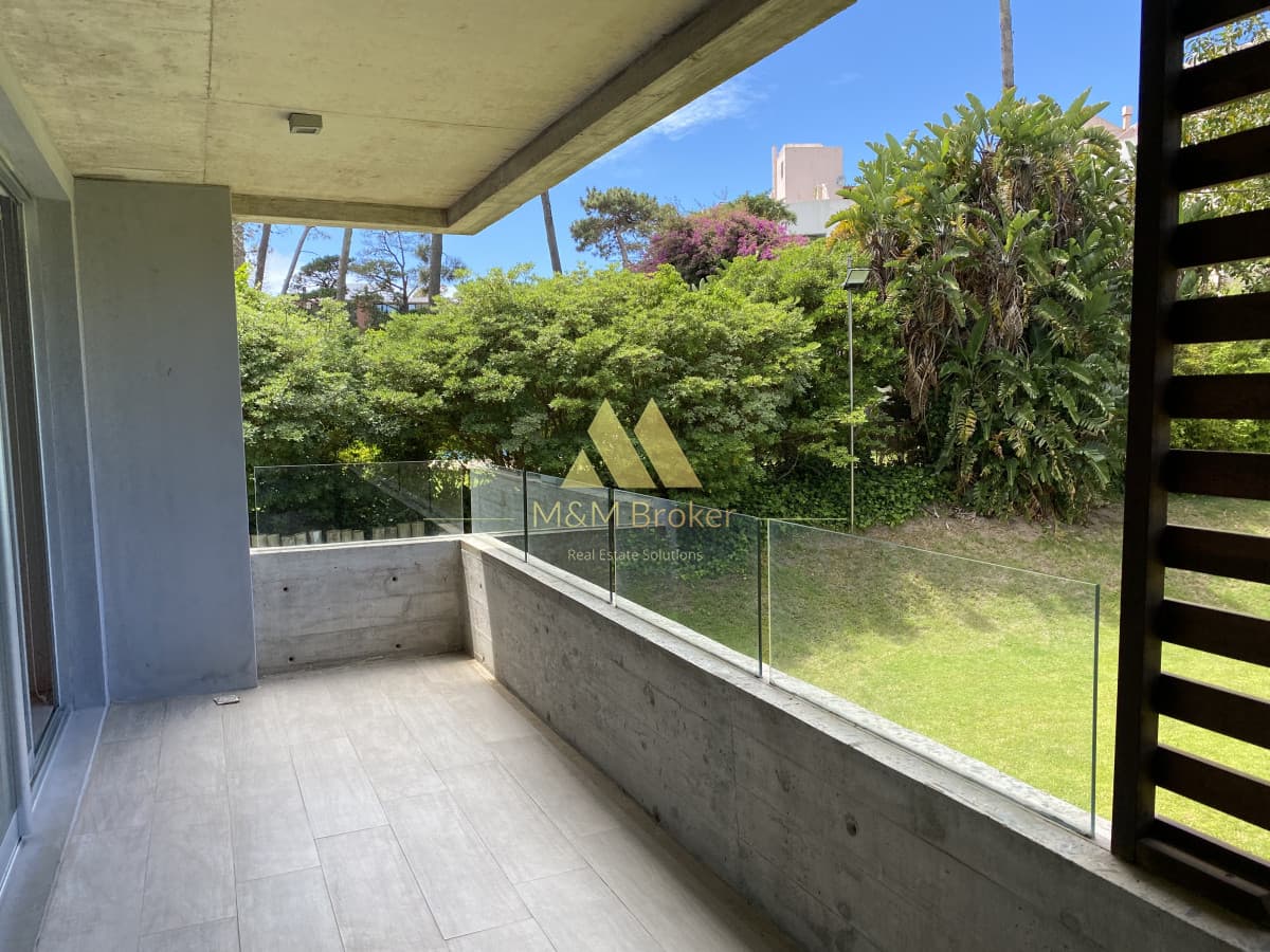 Apartamento ID.401 - Vendo 2 Dormitorios en Playa Mansa, Punta del Este