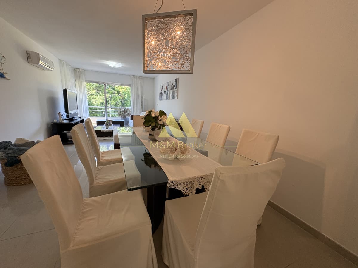 Apartamento ID.830 - Amplio departamento dúplex en Playa Brava 3 dormitorios