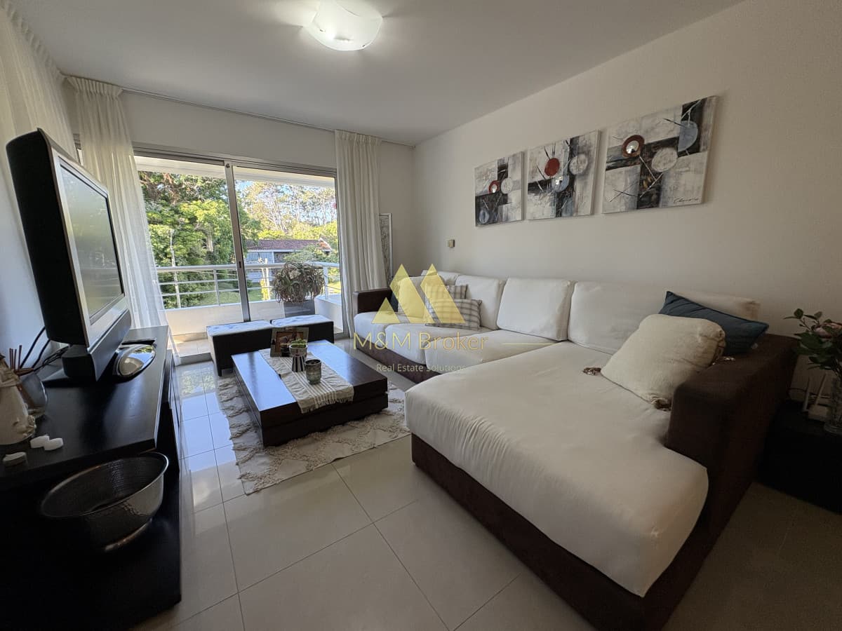Apartamento ID.830 - Amplio departamento dúplex en Playa Brava 3 dormitorios