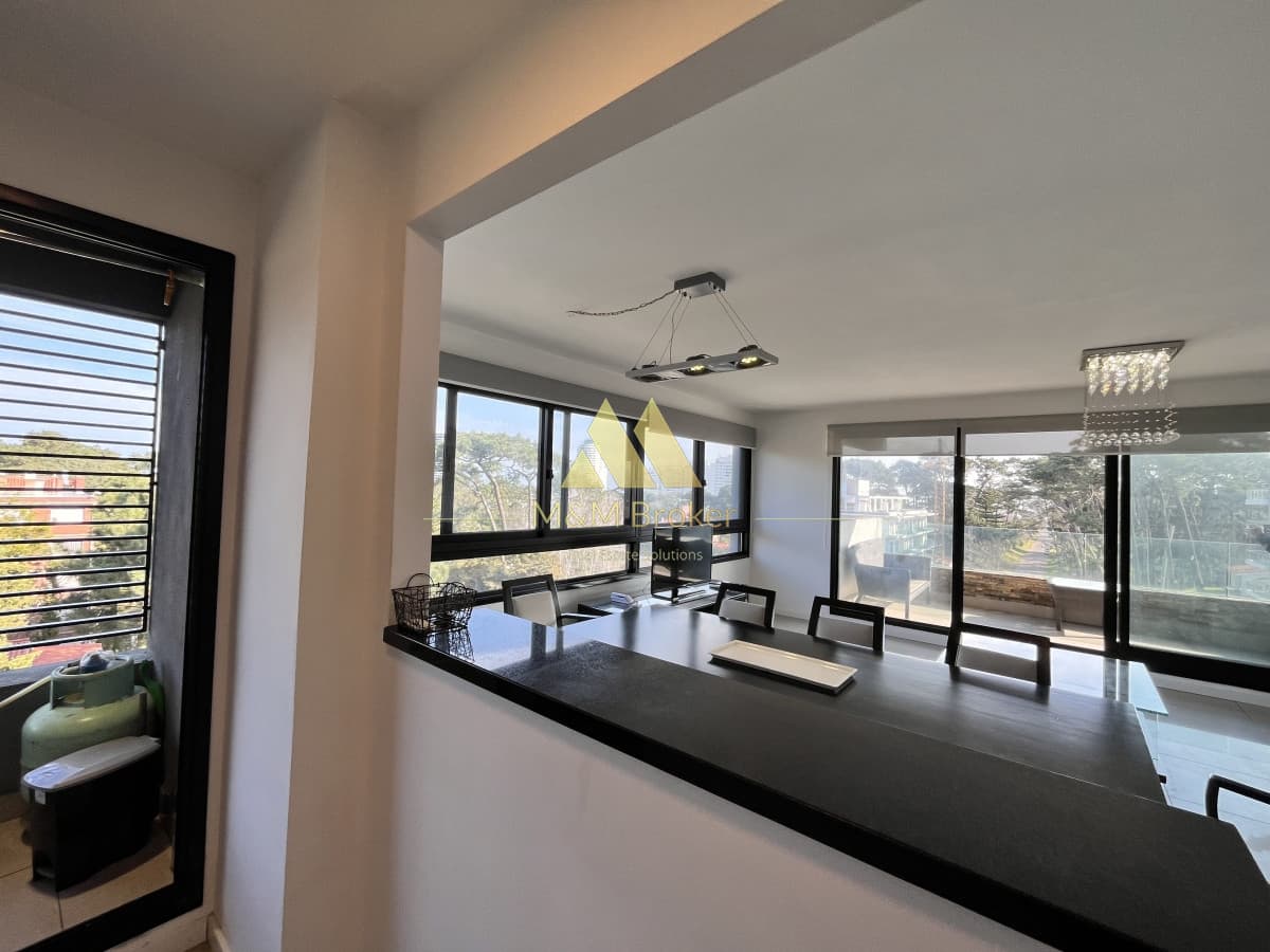 Apartamento ID.468 - Exclusivo y amplio departamento, Playa Mansa,  Punta del Este
