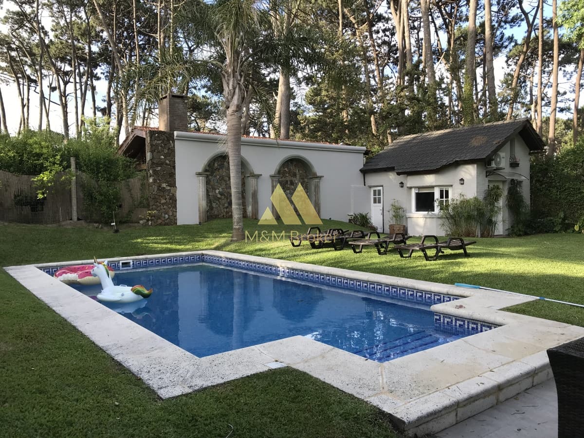 Parada 22 Playa Brava, 4 suites, piscina climatizada y parrillero  -
