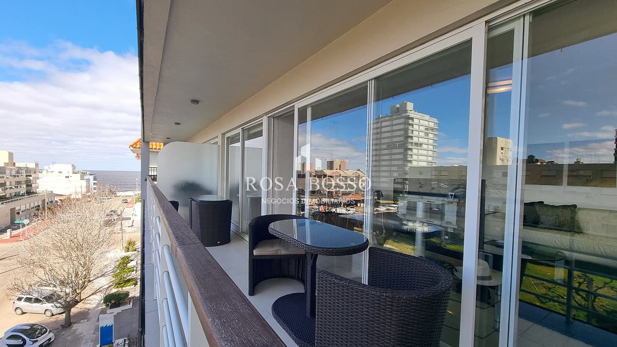 Apartamento Venta 3 dormitorios, 3 baños, parrillero, losa radiante y Vista al mar!