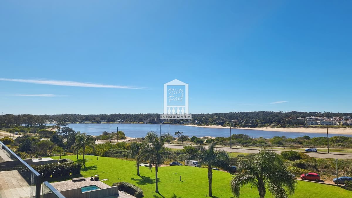 Apartamento en Tiburon Terrazas Barra, 3 Suites+ dep, parrillero, losa radiante