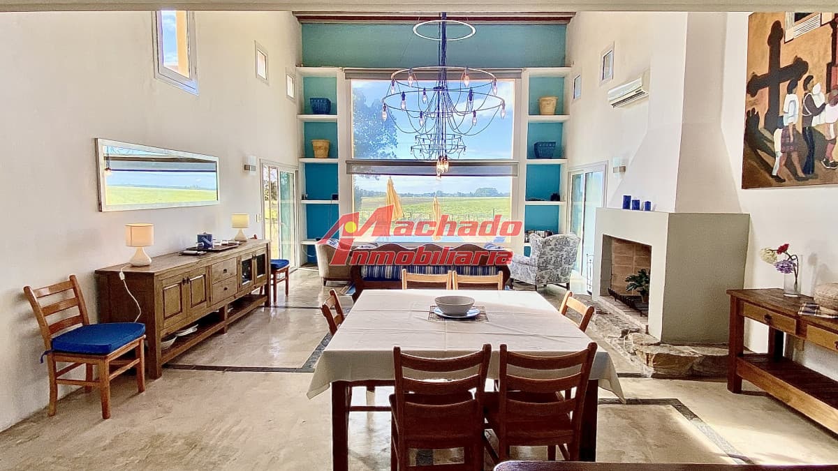 CHACRA 5 HECTÁREAS EN MANANTIALES - MUY LINDA CASA EN CONSTRUCCIÓN TRADICIONAL CON PISCINA EN ZONA PRIVELIAGADA