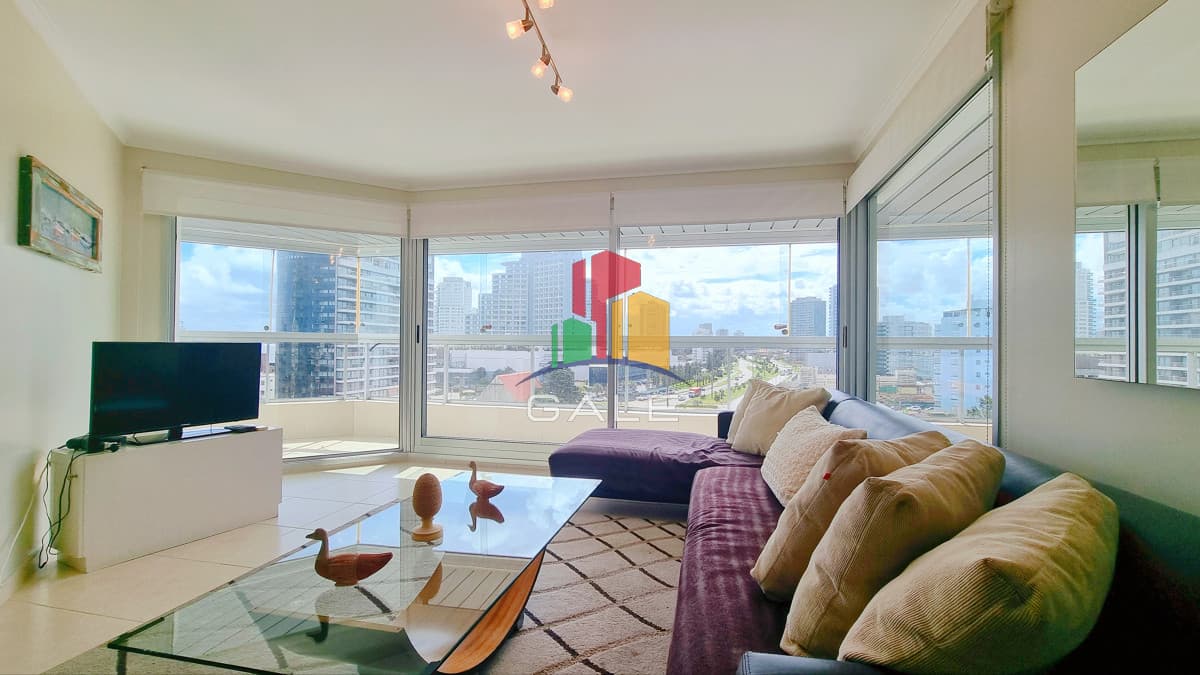 Gale Propiedades & Escribanía Apartamento ID.4135 - Apartamento 3 dormitorios + dep, terraza con parrillero. Cerca de la playa.