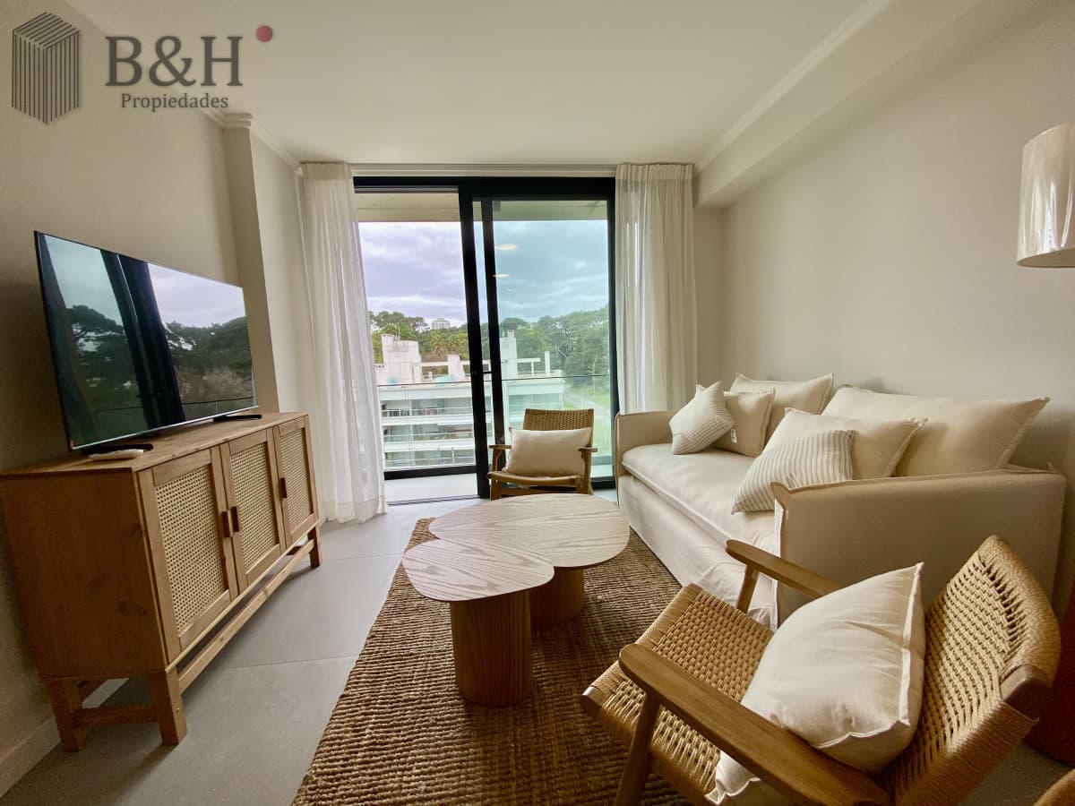 Alquiler Apartamento 2 dormitorios frente al mar en playa mansa