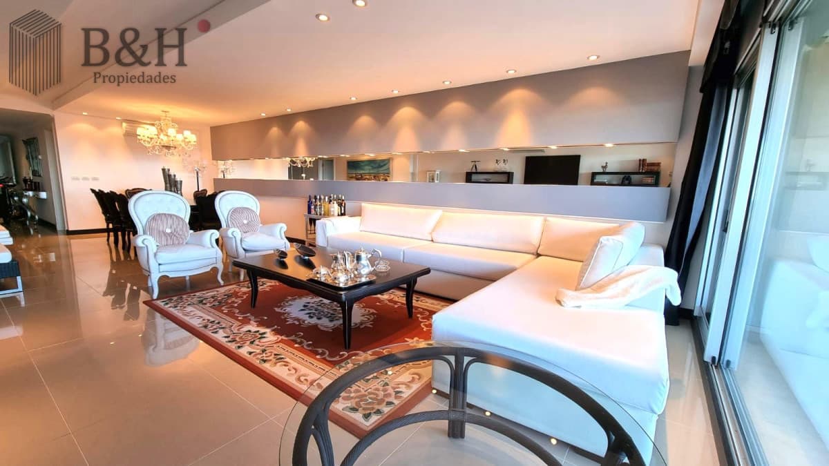 Apartamento en venta Torre Lobos, 3 Suites + servicio.