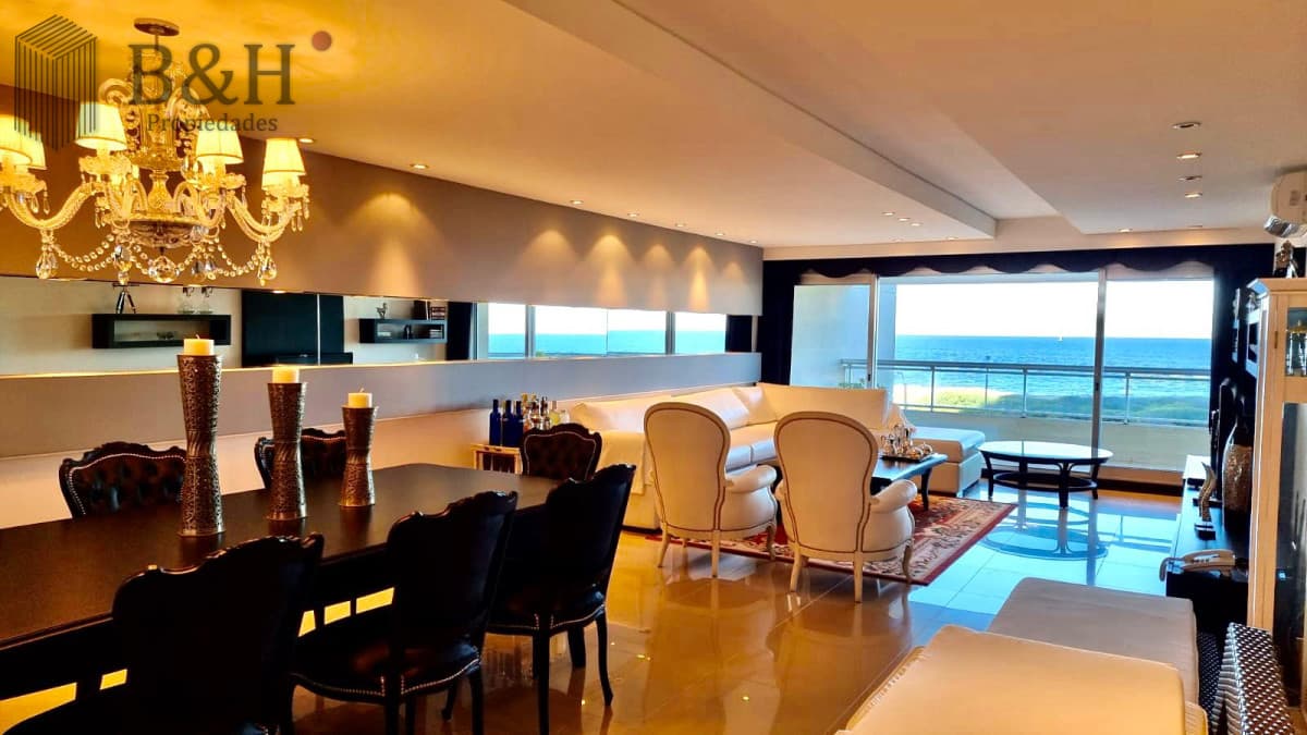 Apartamento en venta Torre Lobos, 3 Suites + servicio.