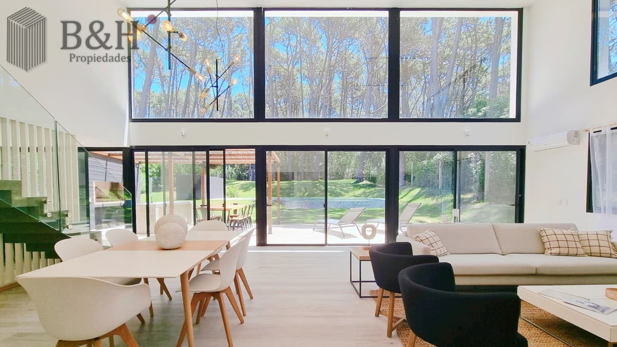 Casa a Estrenar en Barrio Privado. 4 Suites, Piscina climatizada, losa radiante.