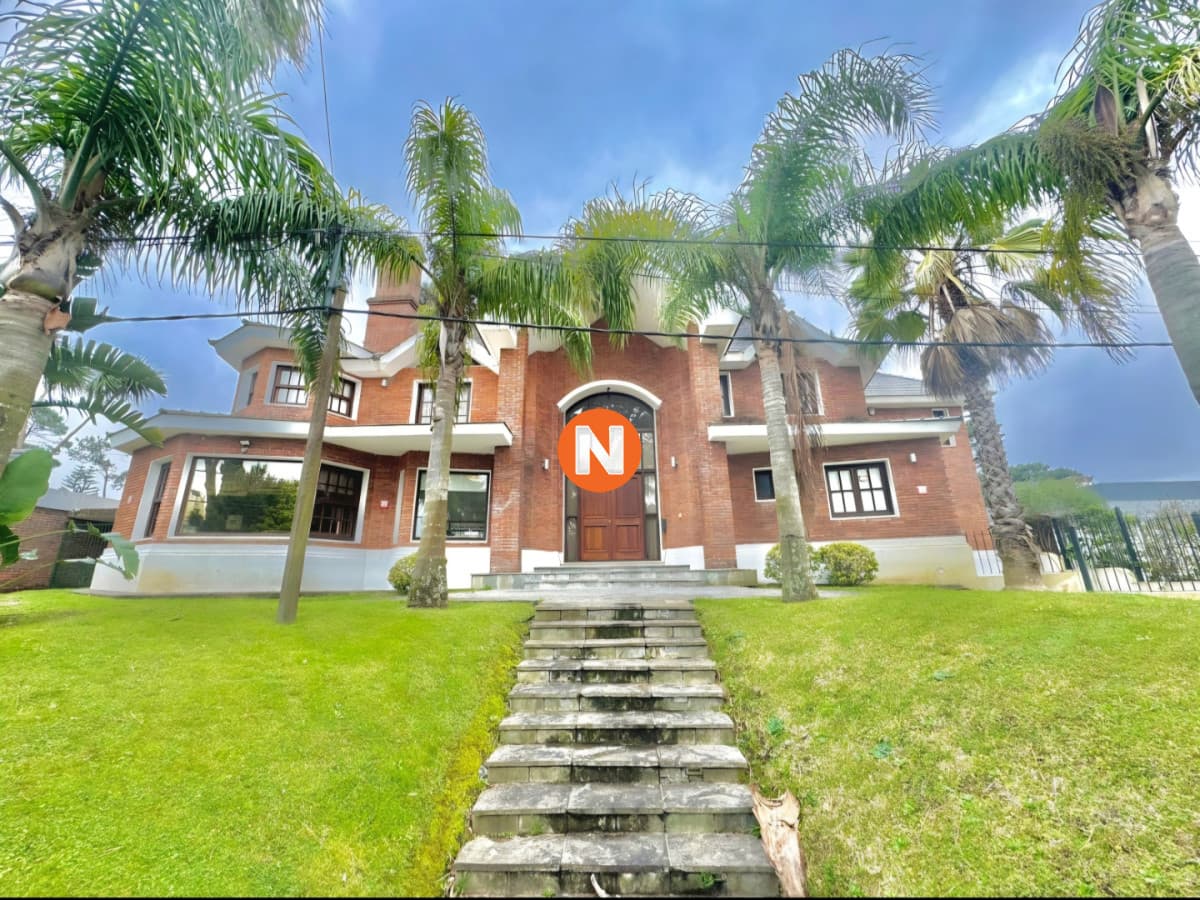 Gran casa en venta, 5 dormitorios, calefaccion, piscina, sol ...