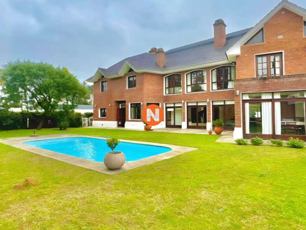 Gran casa en venta, 5 dormitorios, calefaccion, piscina, sol ...