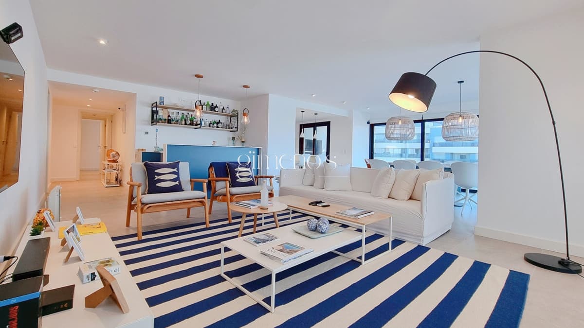 Apartamento esquinero en primera linea, 3 suites, parrillero propio, espectacular vista.