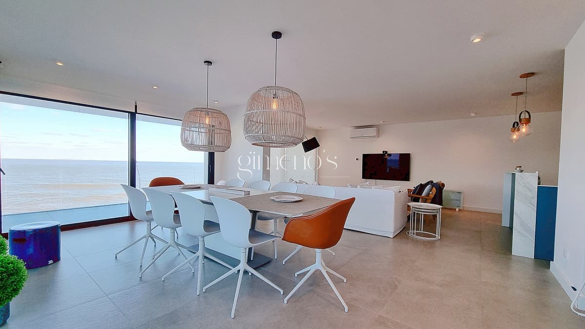 Apartamento esquinero en primera linea, 3 suites, parrillero propio, espectacular vista.