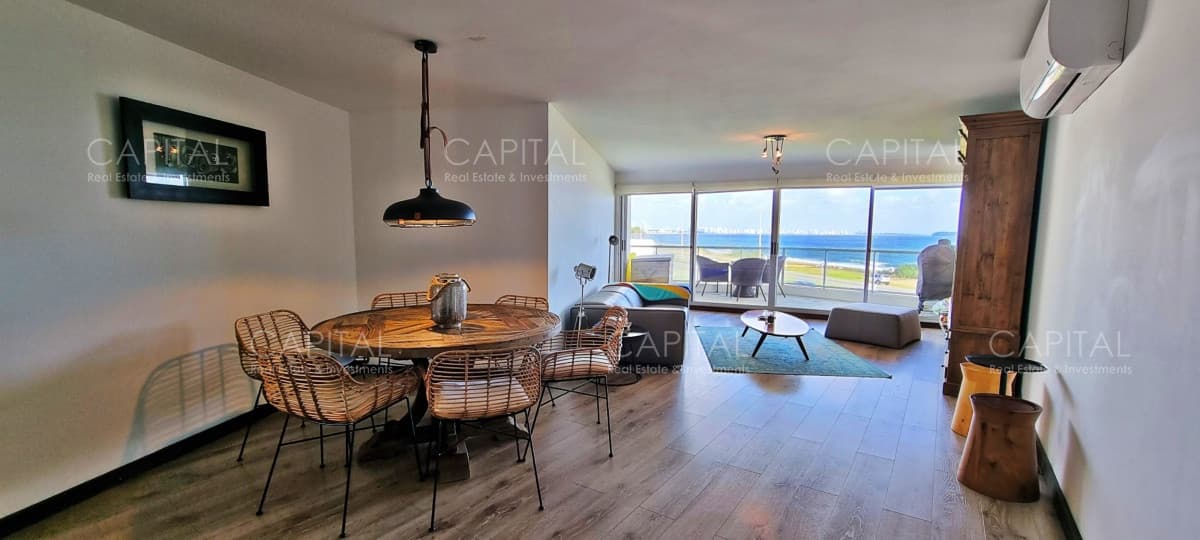 Frente al Mar, 3 dormitorios 3 baños, hermosa vista hacia Punta del Este