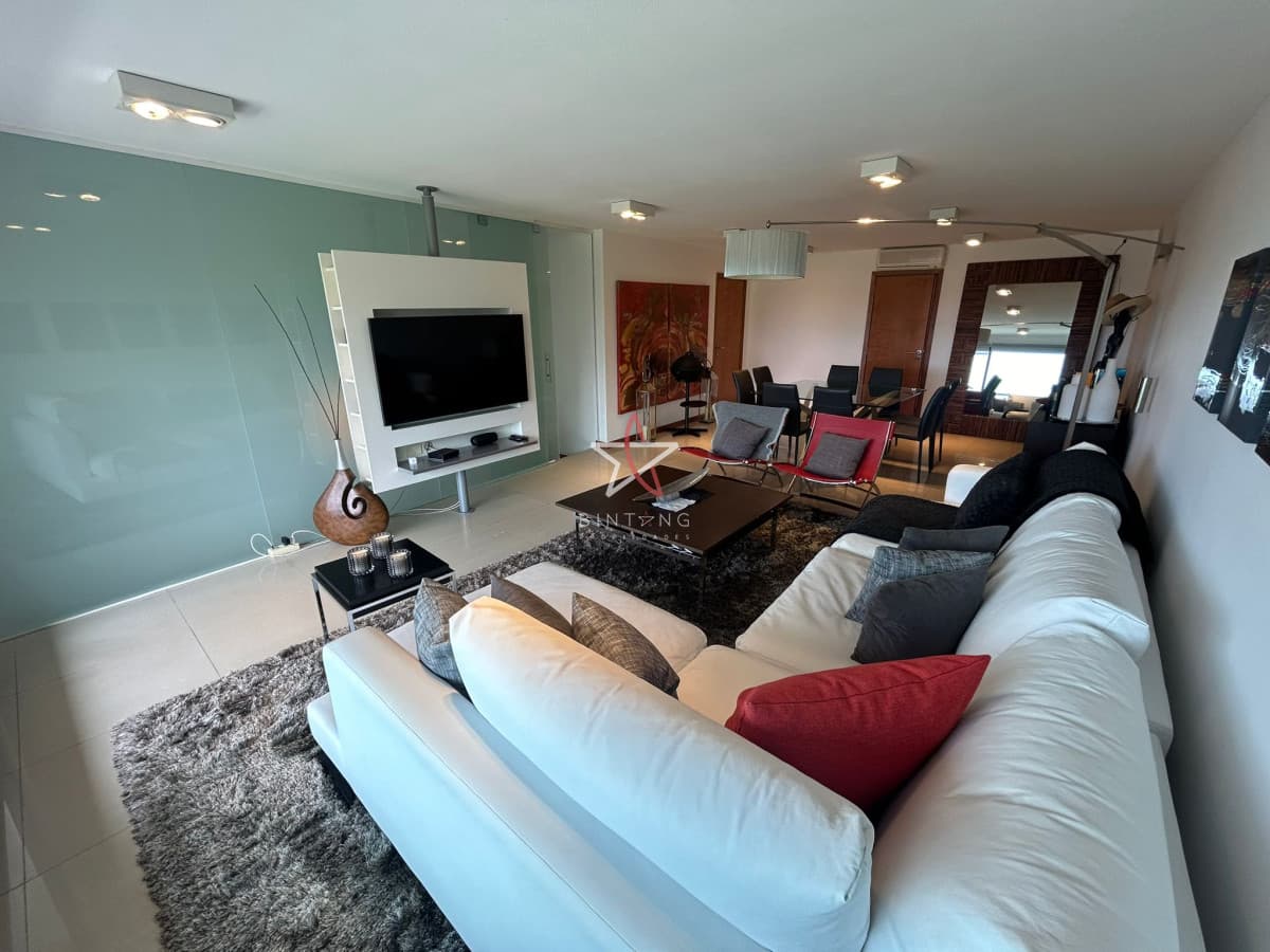 Apartamento en alquiler - Primera línea Brava 3 dormitorios + Dep. - Bintang Propiedades