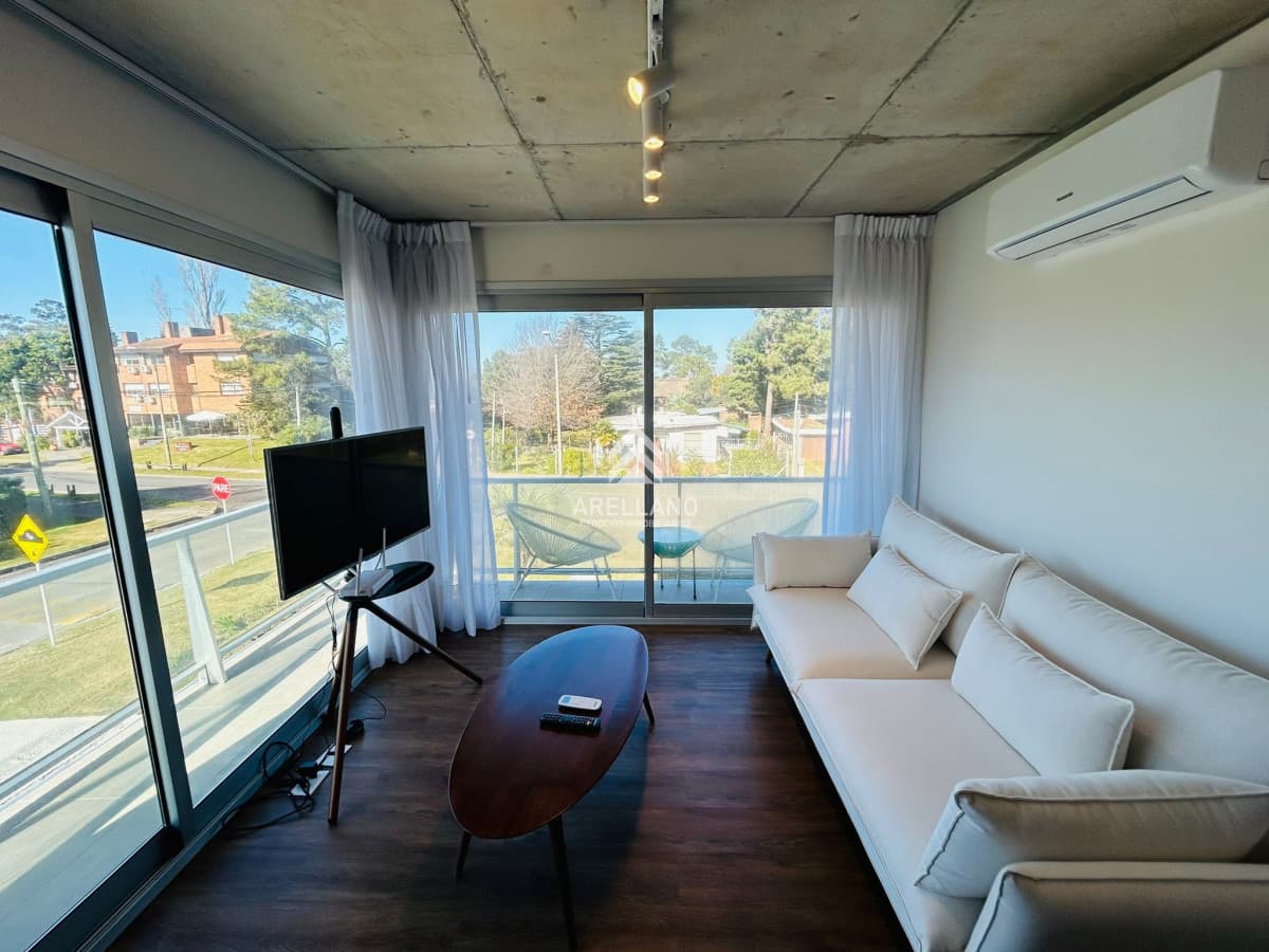 Apartamento ID.4838 - Apartamento en venta 2 Dormitorios , Playa Mansa, Punta del este