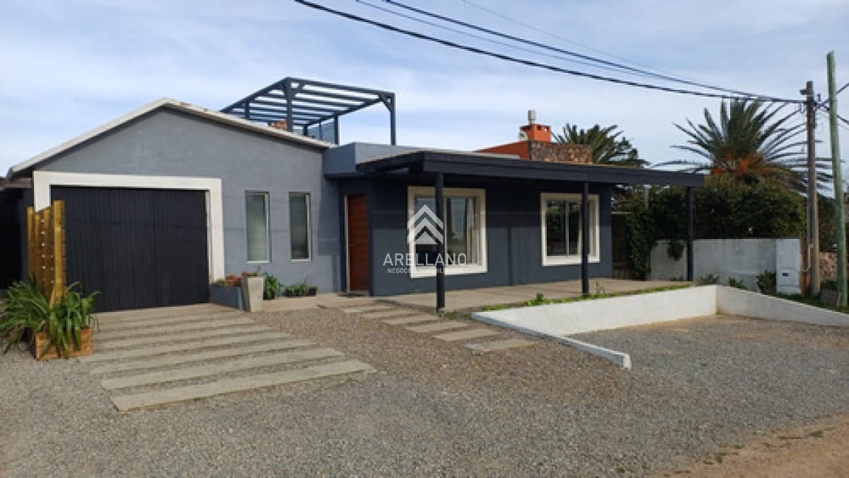 Casa ID.5470 - Casa 4 Dormitorios 4 Baños.