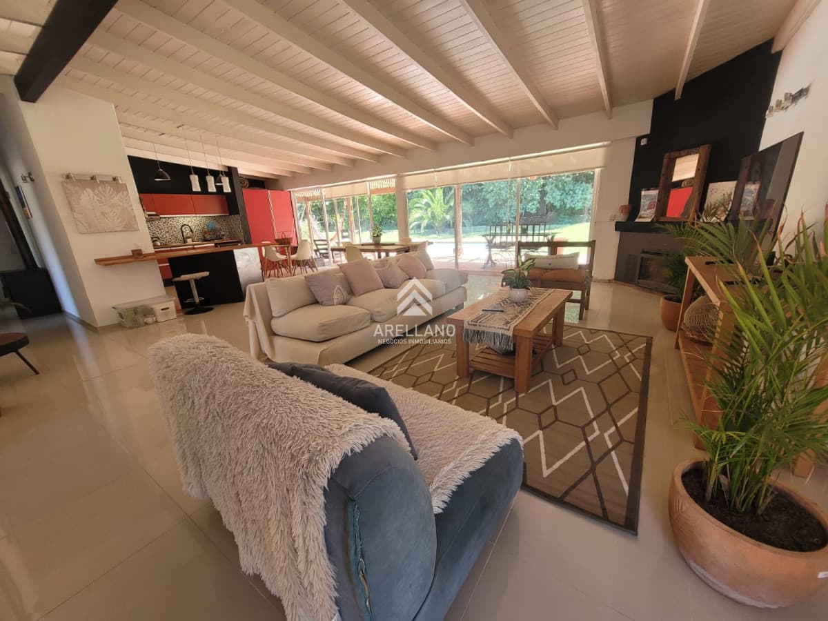 Casa ID.5516 - Venta y alquiler anual casa 3 dormitorios Punta Ballena