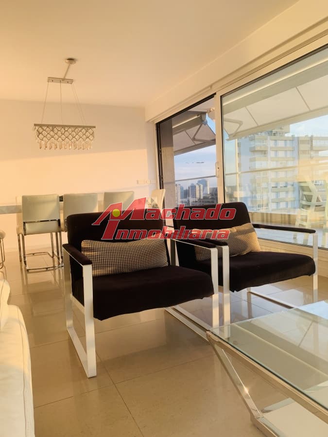Apartamento en Venta de Máxima Categoría , Playa Mansa , Punta del Este