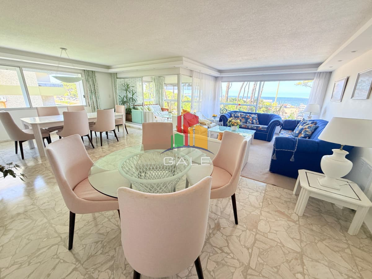 Gale Propiedades & Escribanía Apartamento ID.4472 - Alquiler 3 dormitorios Playa Mansa Frente Al Mar