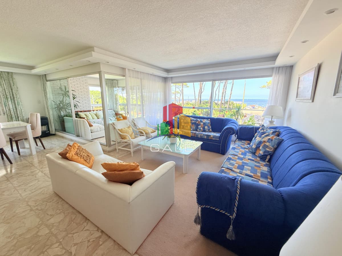 Gale Propiedades & Escribanía Apartamento ID.4472 - Alquiler 3 dormitorios Playa Mansa Frente Al Mar