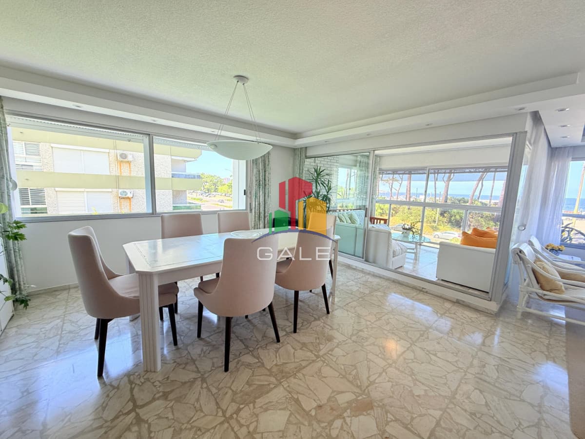 Gale Propiedades & Escribanía Apartamento ID.4472 - Alquiler 3 dormitorios Playa Mansa Frente Al Mar