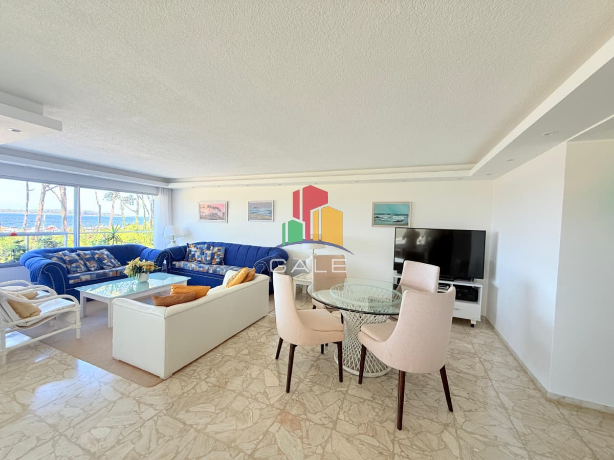 Gale Propiedades & Escribanía Apartamento ID.4472 - Alquiler 3 dormitorios Playa Mansa Frente Al Mar