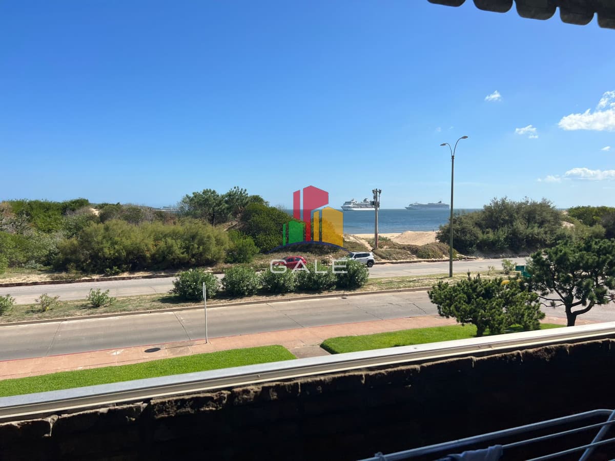 Frente al Mar hermoso apartamento  -