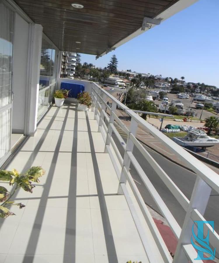 Apartamento en venta, puerto Punta del Este.