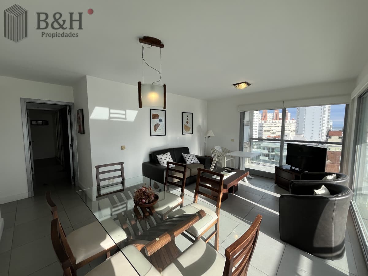 Alquiler Apartamento Torre Francia Con Parrillero, Vista Al Mar