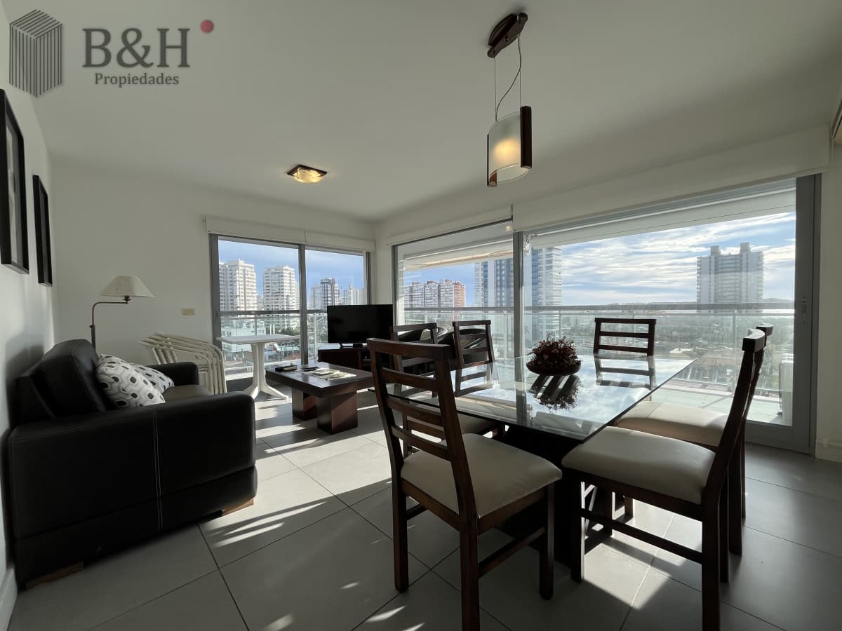 Alquiler Apartamento Torre Francia Con Parrillero, Vista Al Mar