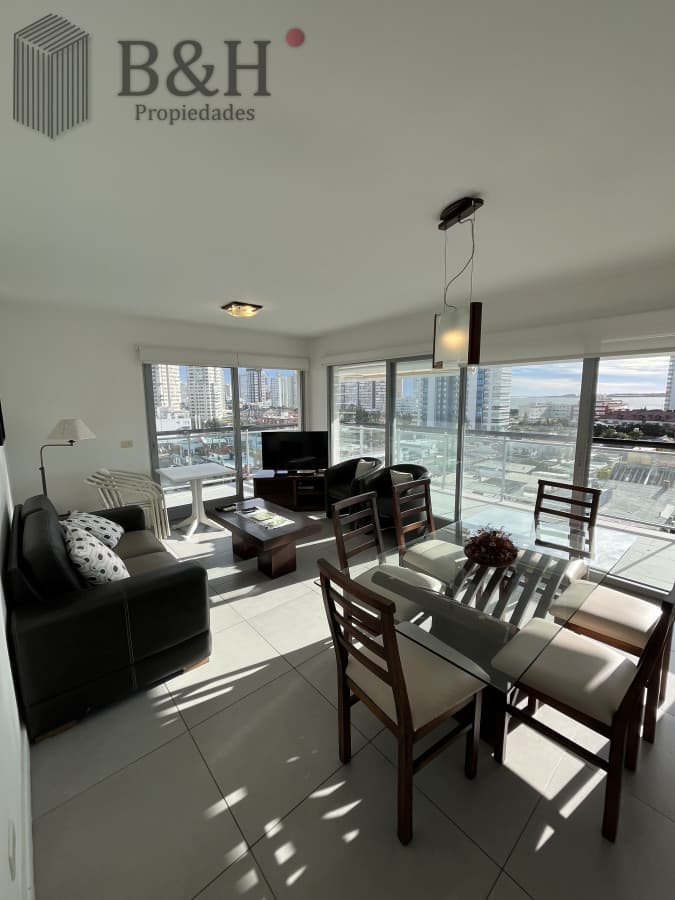 Alquiler Apartamento Torre Francia Con Parrillero, Vista Al Mar