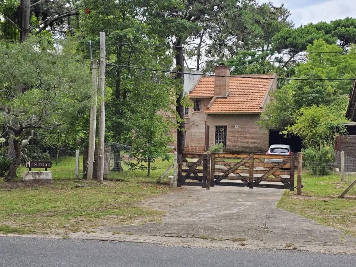 Casa en alquiler temporario, Pinares Punta Del Este.