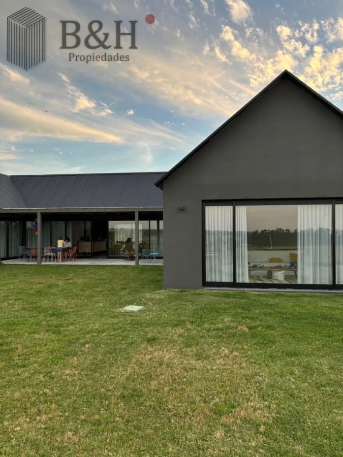 casa en pueblo mio verano