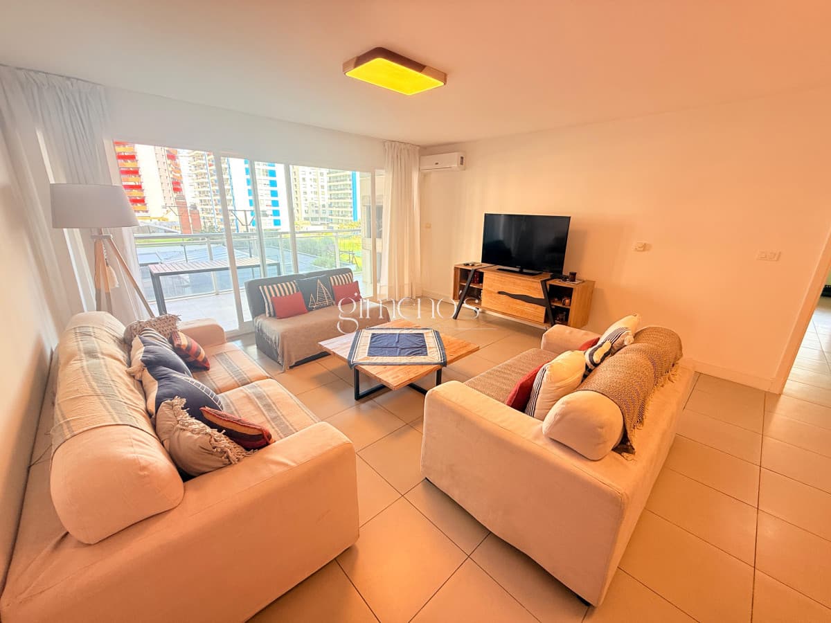 Apartamento en venta - 3 dormitorios Playa Brava