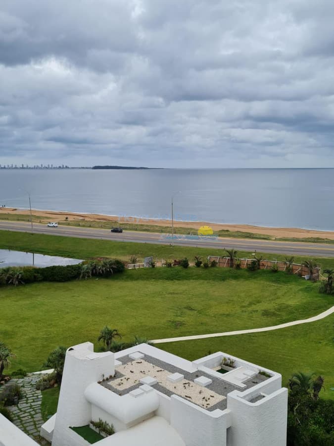Apartamento en primera linea - 4 dormitorios Pinares Playa Mansa. - Inmobiliaria Playa del Este