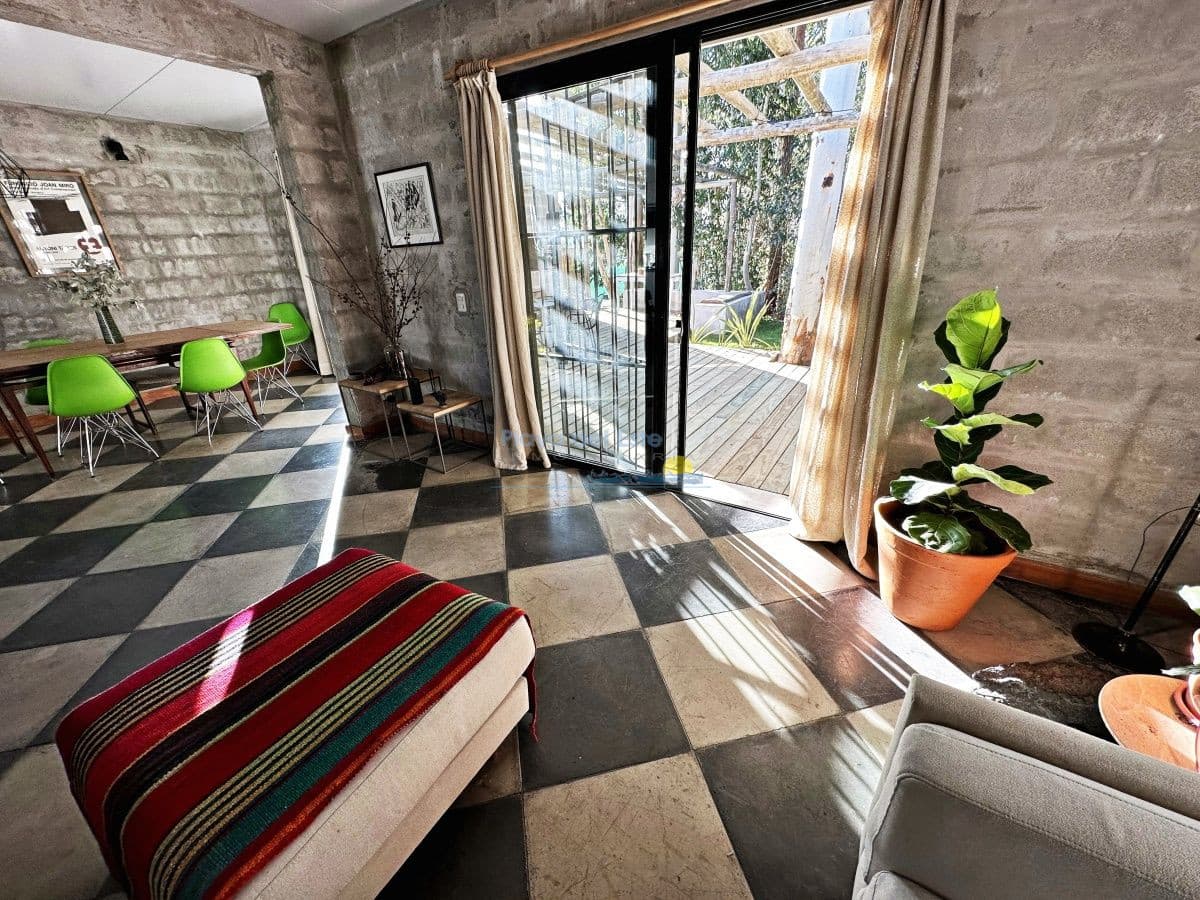 Casa En Alquiler Anual, Parque Burnett. - Inmobiliaria Playa del Este