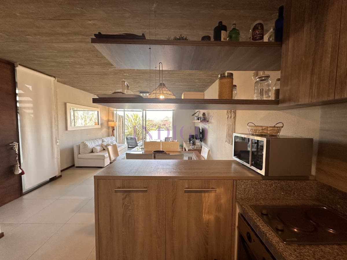 Departamento en alquiler en Manantiales, a pasitos de playa Bikini. - Indigo Propiedades