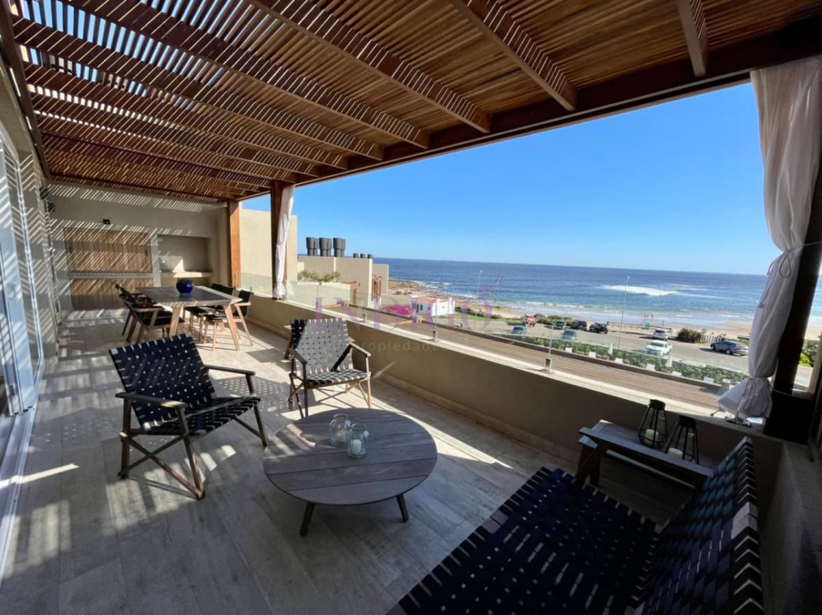 Apartamentos con vistas a la playa y mar, espacioso y muy luminoso. - Indigo Propiedades