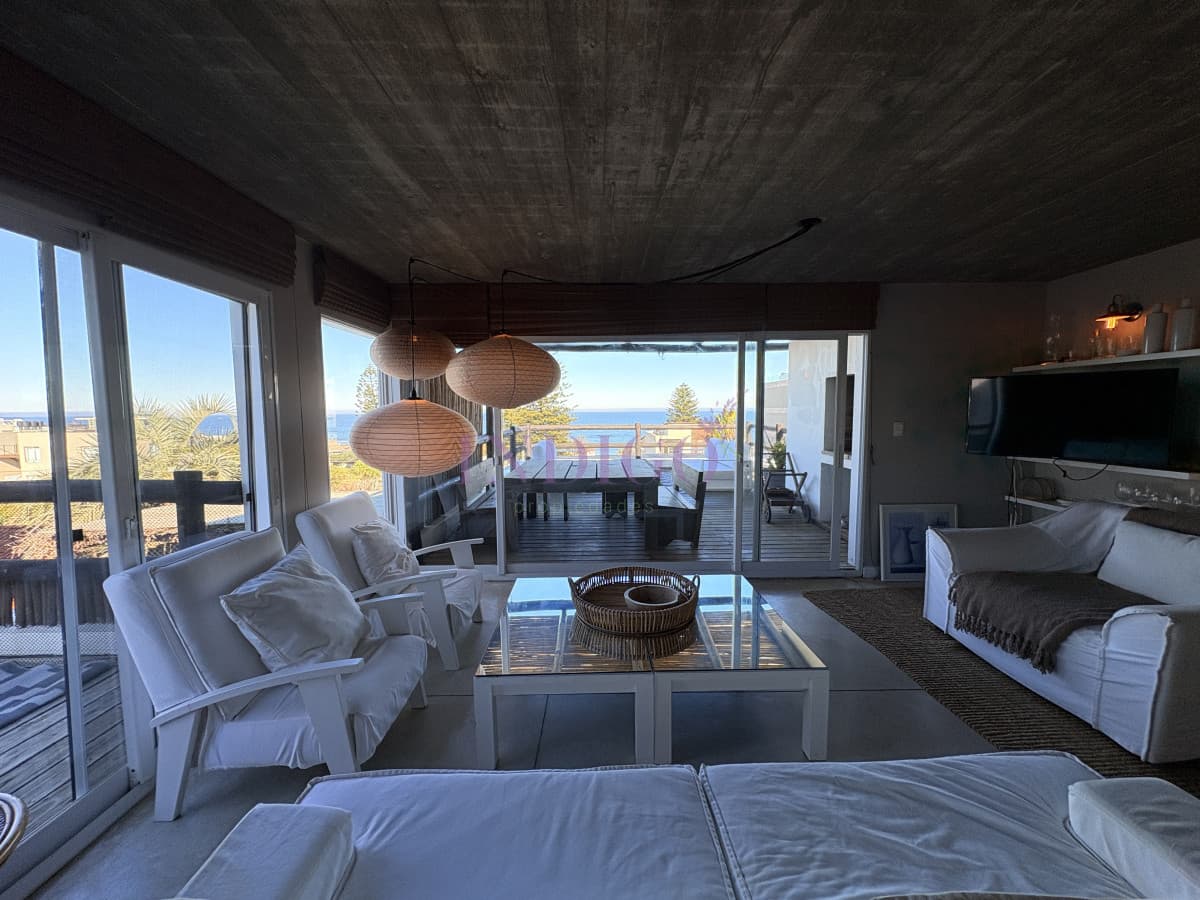 En alquiler Montoya, DePartamento de 3 dorm y servicio, disponible desde el 8 de enero. - Indigo Propiedades
